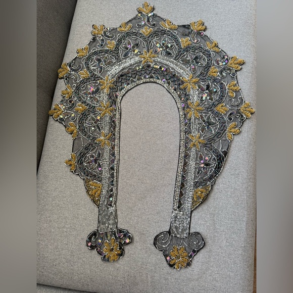 VINTAGE LUXE HAND BEADED CUTOUT VICTORIAN COLLAR CAPELET
